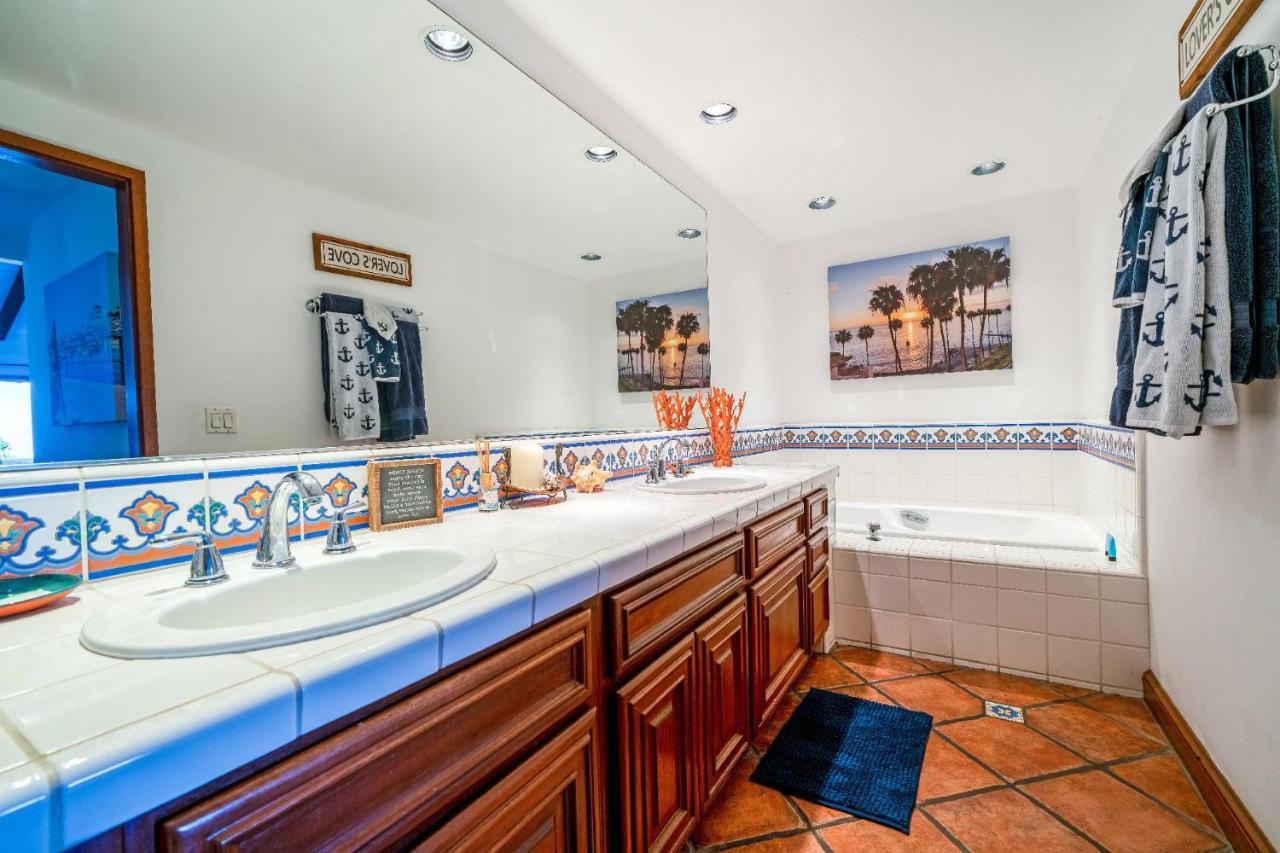 Gorgeous Oceanfront Villa With Panoramic Views Avalon Exteriér fotografie