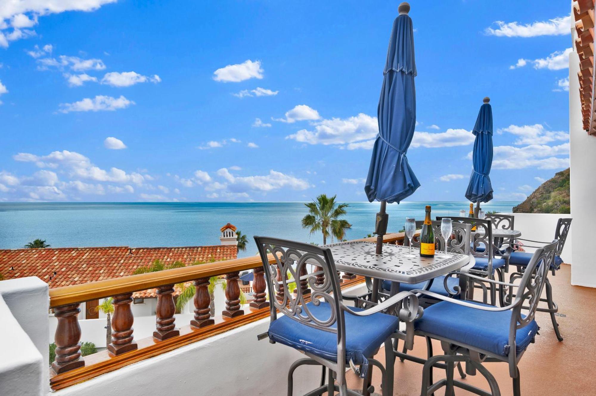 Gorgeous Oceanfront Villa With Panoramic Views Avalon Exteriér fotografie